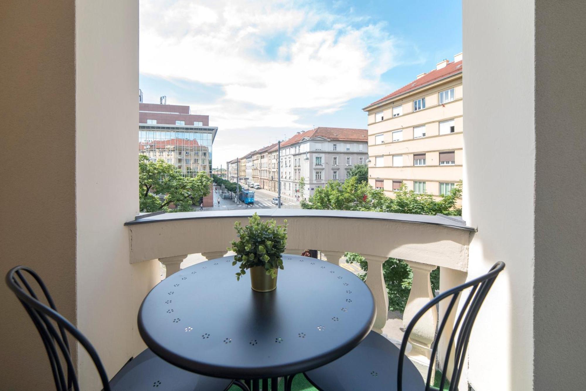 Evita Accommodation 자그레브 외부 사진